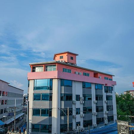Merry Inn Suites Pattaya ภายนอก รูปภาพ